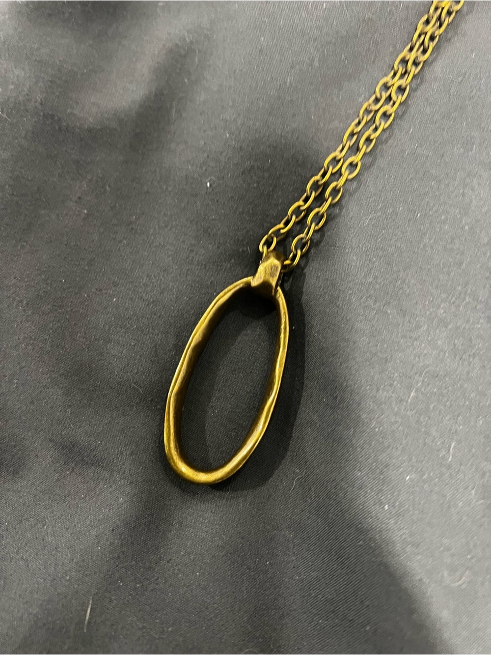 Unk Gold Oval Pendant Necklace